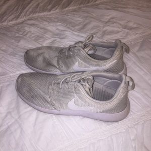 Nike Grey Roshe Sneakers